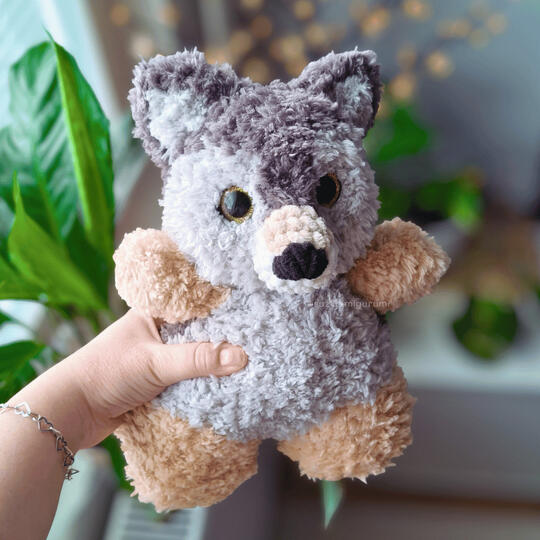 Fluffy wolf 55€