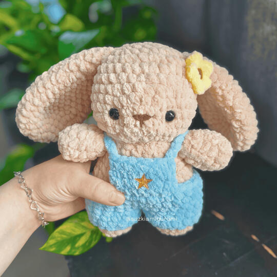 Clothed Bunny 1 35€